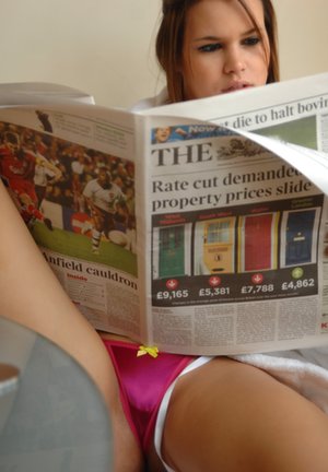 Girl Folio offers a free photo gallery with Emma exhibit sexy form