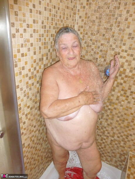 TAC Amateurs are pleased to offer you a free pics featuring Grandma Libby xxx gallery 272962