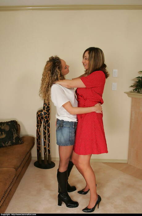 Stocking Videos offers a free picture gallery with Abigail Fraser in girl on girl fantasies